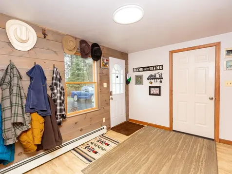 8 Laurel Lane Stratham NH 03885