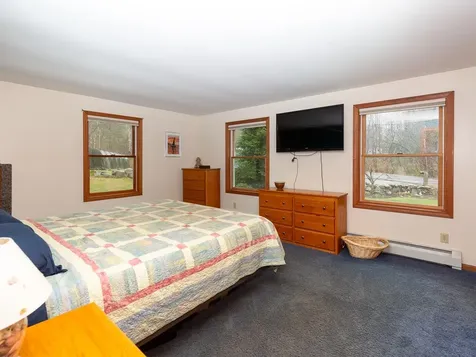 8 Laurel Lane Stratham NH 03885