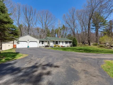 8 Laurel Lane Stratham NH 03885