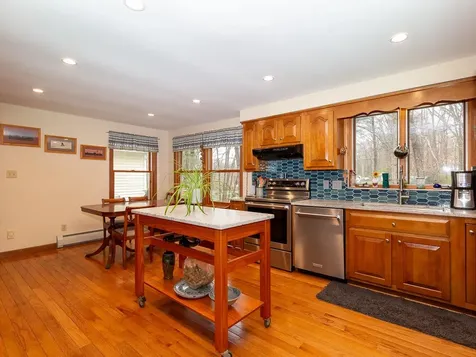 8 Laurel Lane Stratham NH 03885