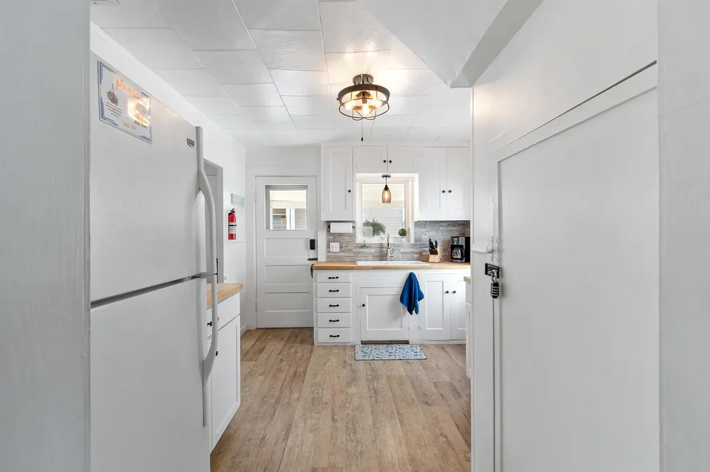 7 Concord Avenue Hampton NH 03842
