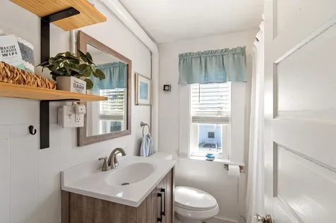 7 Concord Avenue Hampton NH 03842