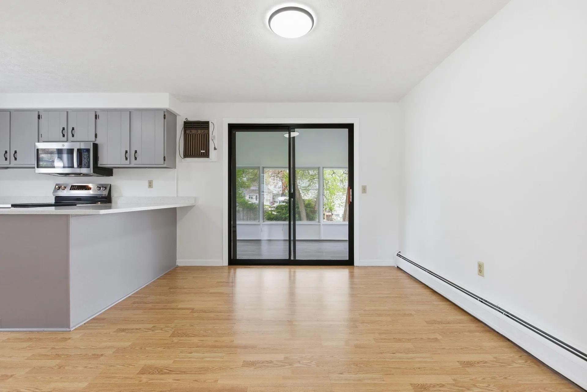 60 Rosedale Avenue Manchester NH 03103