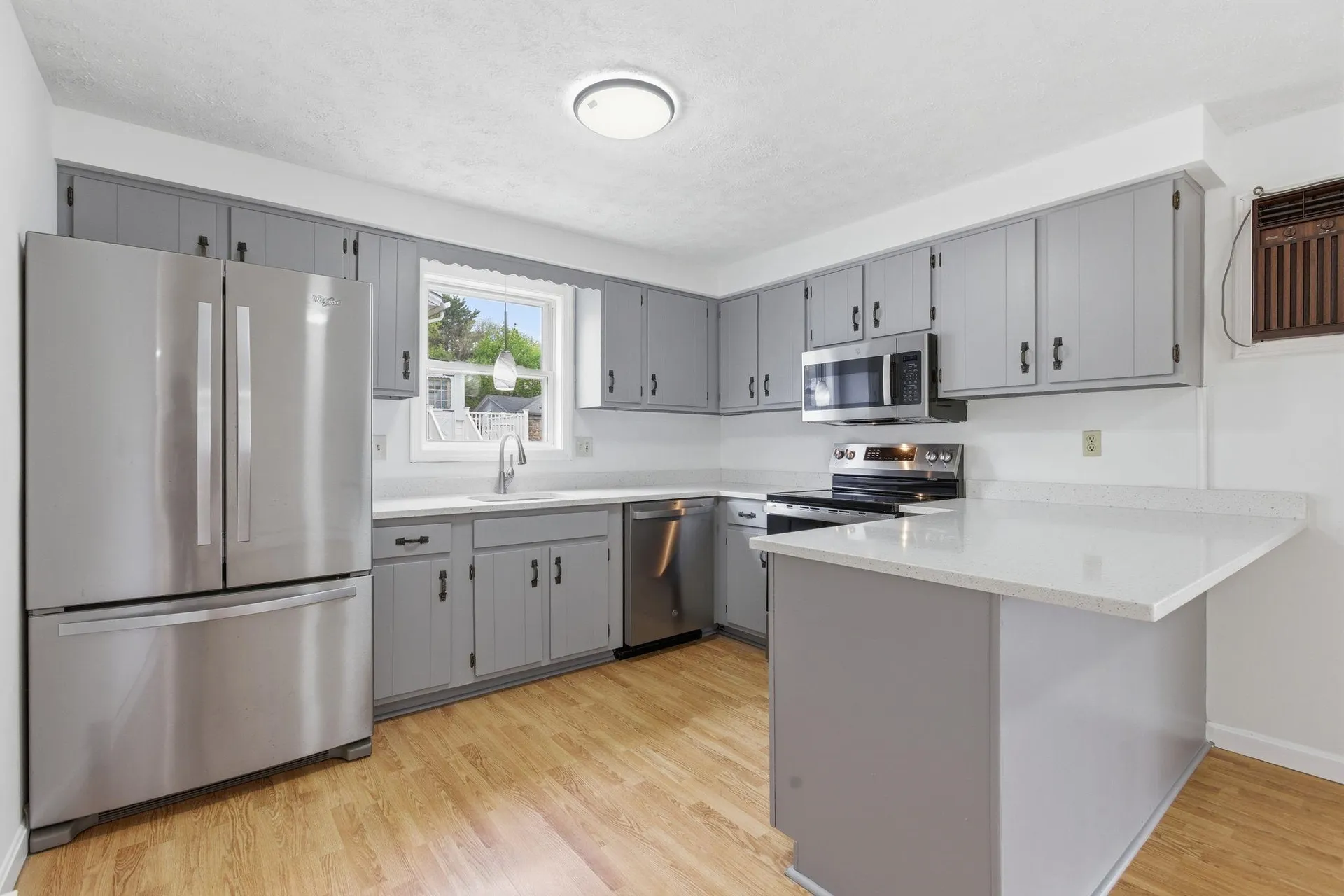 60 Rosedale Avenue Manchester NH 03103