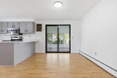 60 Rosedale Avenue Manchester NH 03103