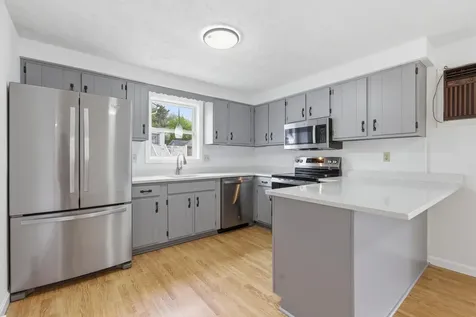 60 Rosedale Avenue Manchester NH 03103