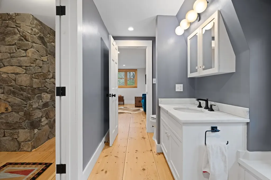 1693 Five Corners Road Thetford VT 05074