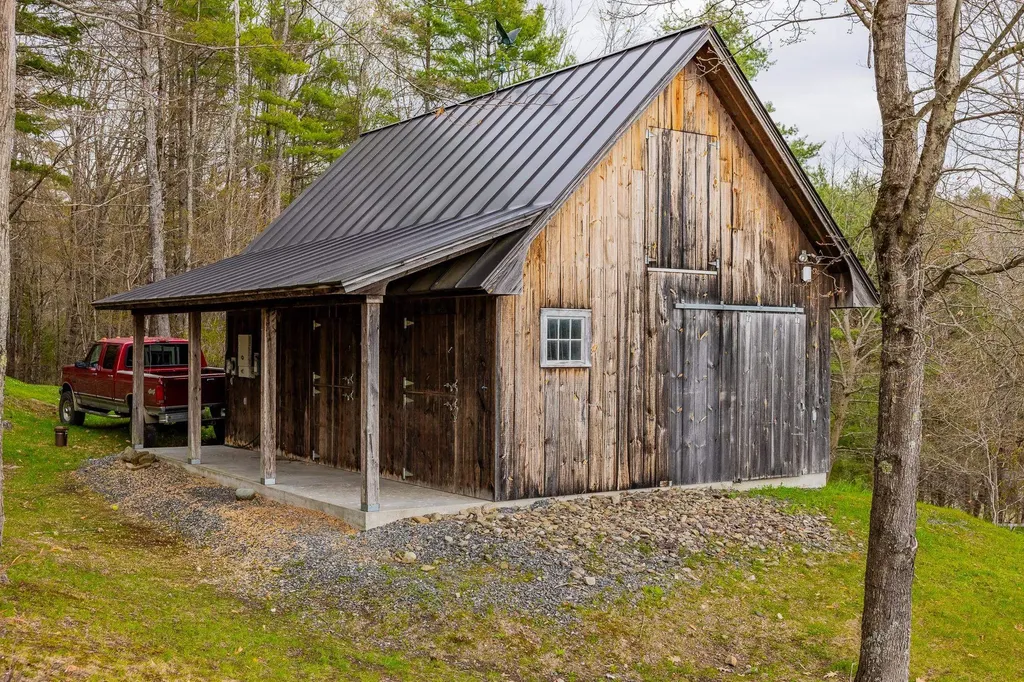 1693 Five Corners Road Thetford VT 05074