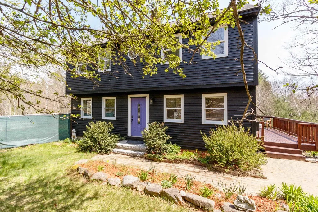71 Baptist Road Canterbury NH 03224