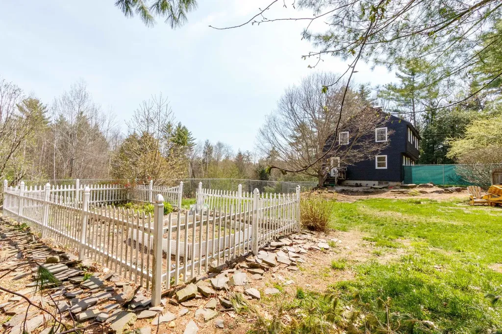 71 Baptist Road Canterbury NH 03224
