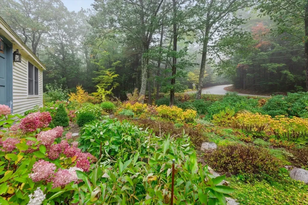 27 Boulder Drive Dublin NH 03444