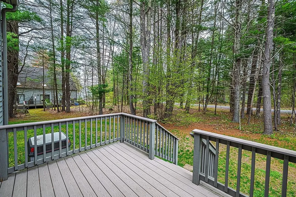 64 Glengarry Drive Stratham NH 03885