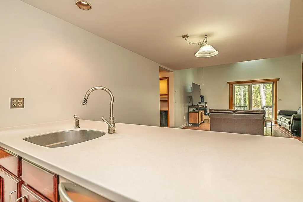 64 Glengarry Drive Stratham NH 03885