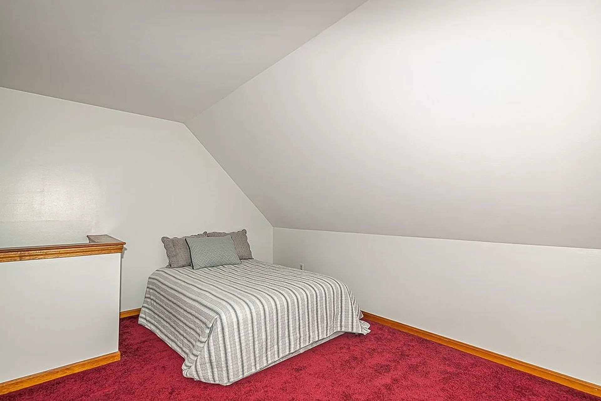 64 Glengarry Drive Stratham NH 03885