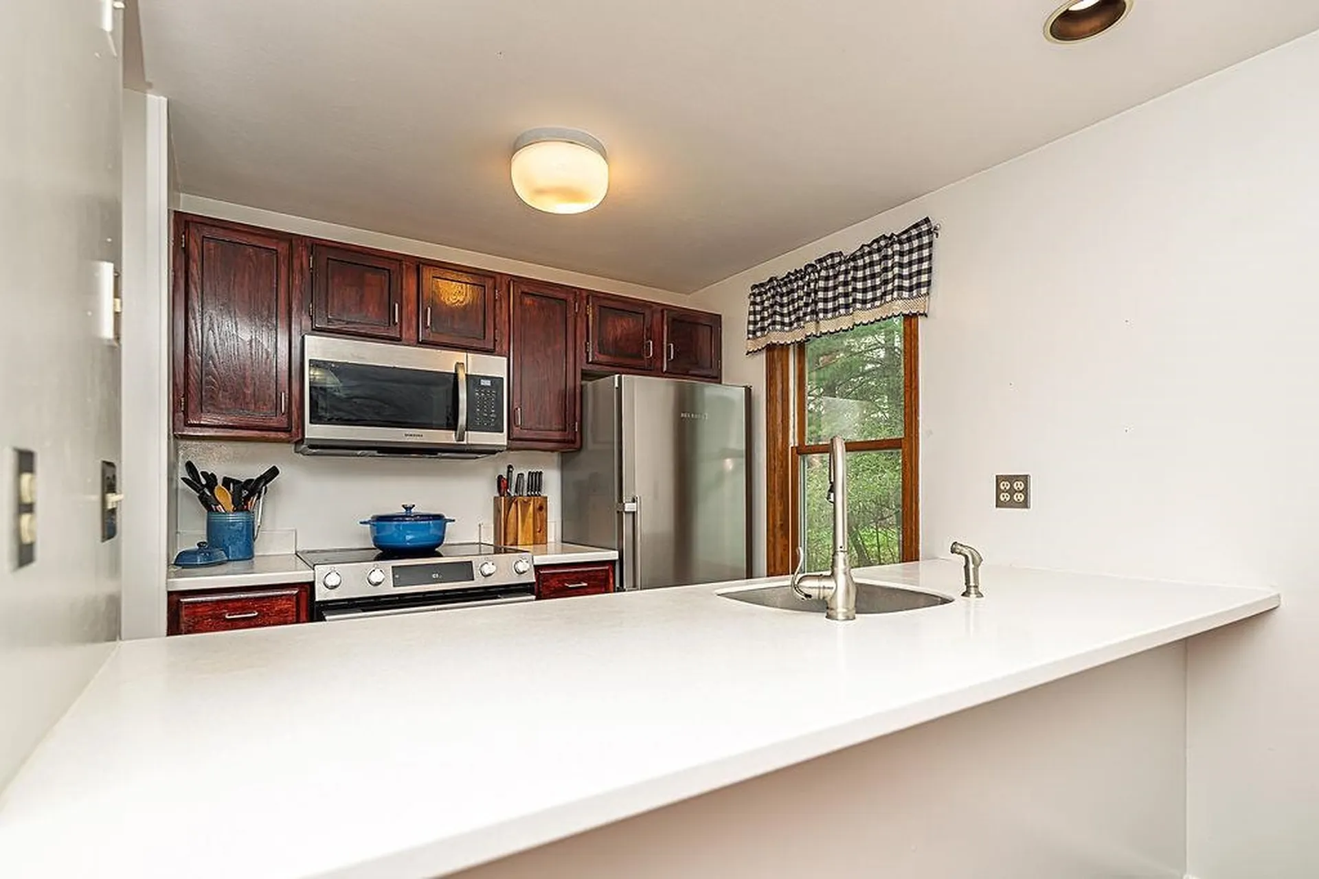 64 Glengarry Drive Stratham NH 03885