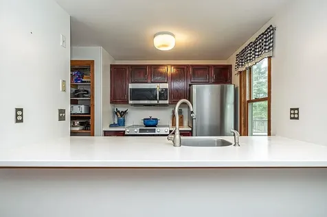 64 Glengarry Drive Stratham NH 03885