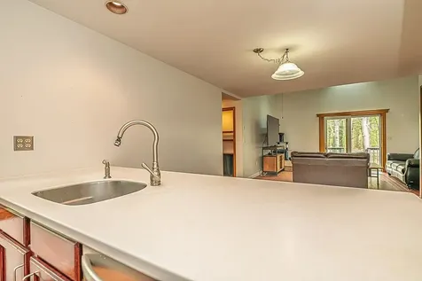 64 Glengarry Drive Stratham NH 03885