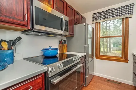 64 Glengarry Drive Stratham NH 03885