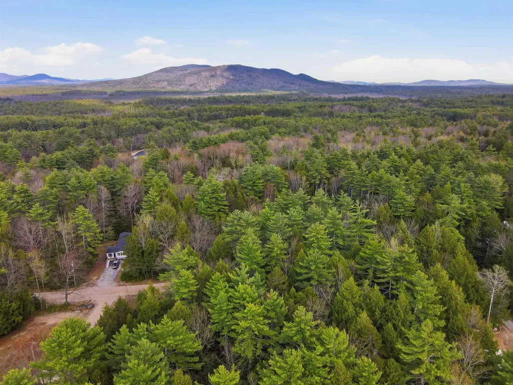 10 Beech River Circle Ossipee NH 03814