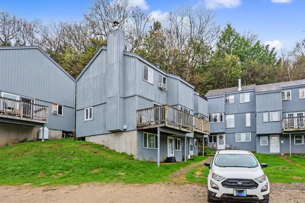 31 Eastside Lane Francestown NH 03043