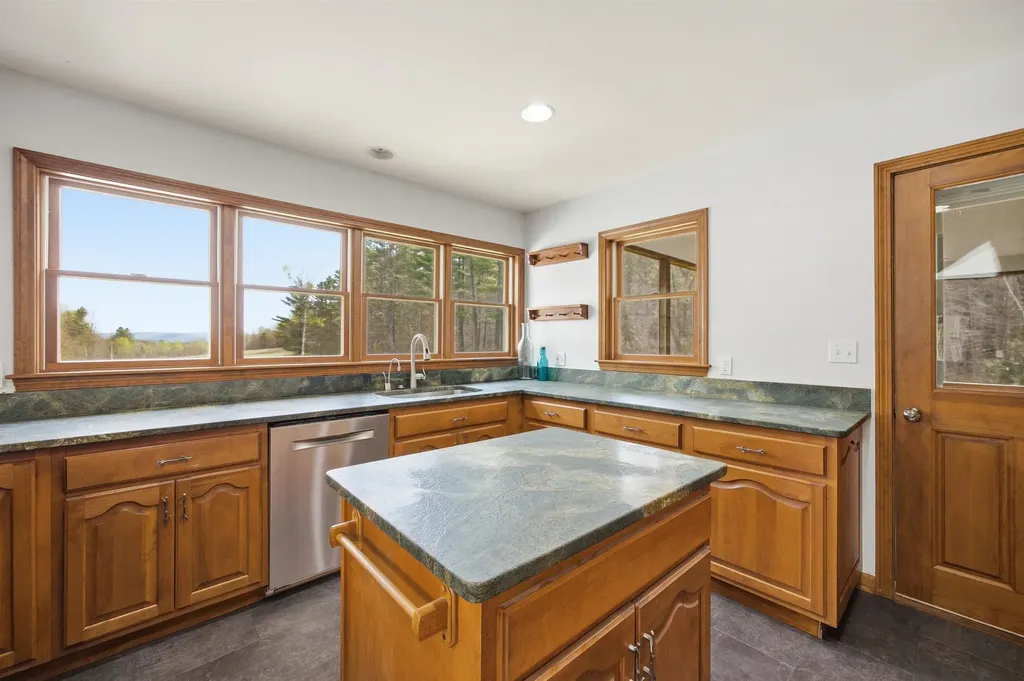 228 Leonard Road Sharon VT 05065