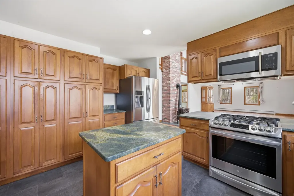 228 Leonard Road Sharon VT 05065