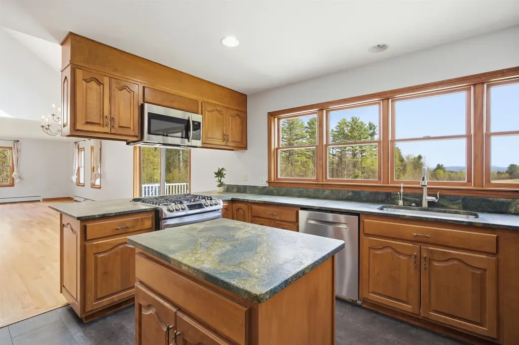 228 Leonard Road Sharon VT 05065