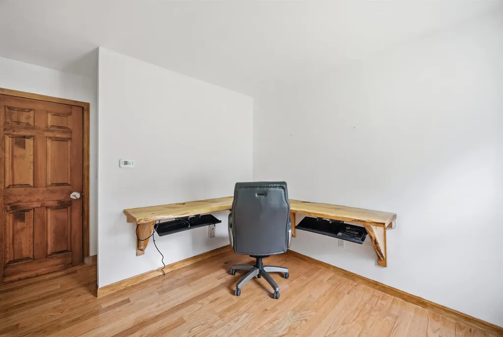 228 Leonard Road Sharon VT 05065