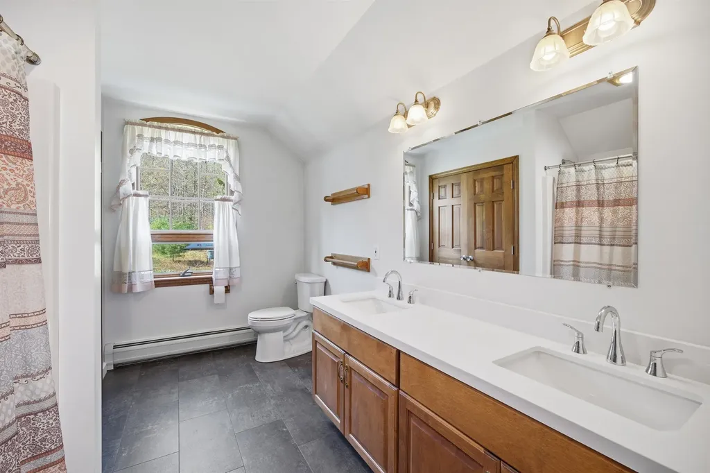 228 Leonard Road Sharon VT 05065