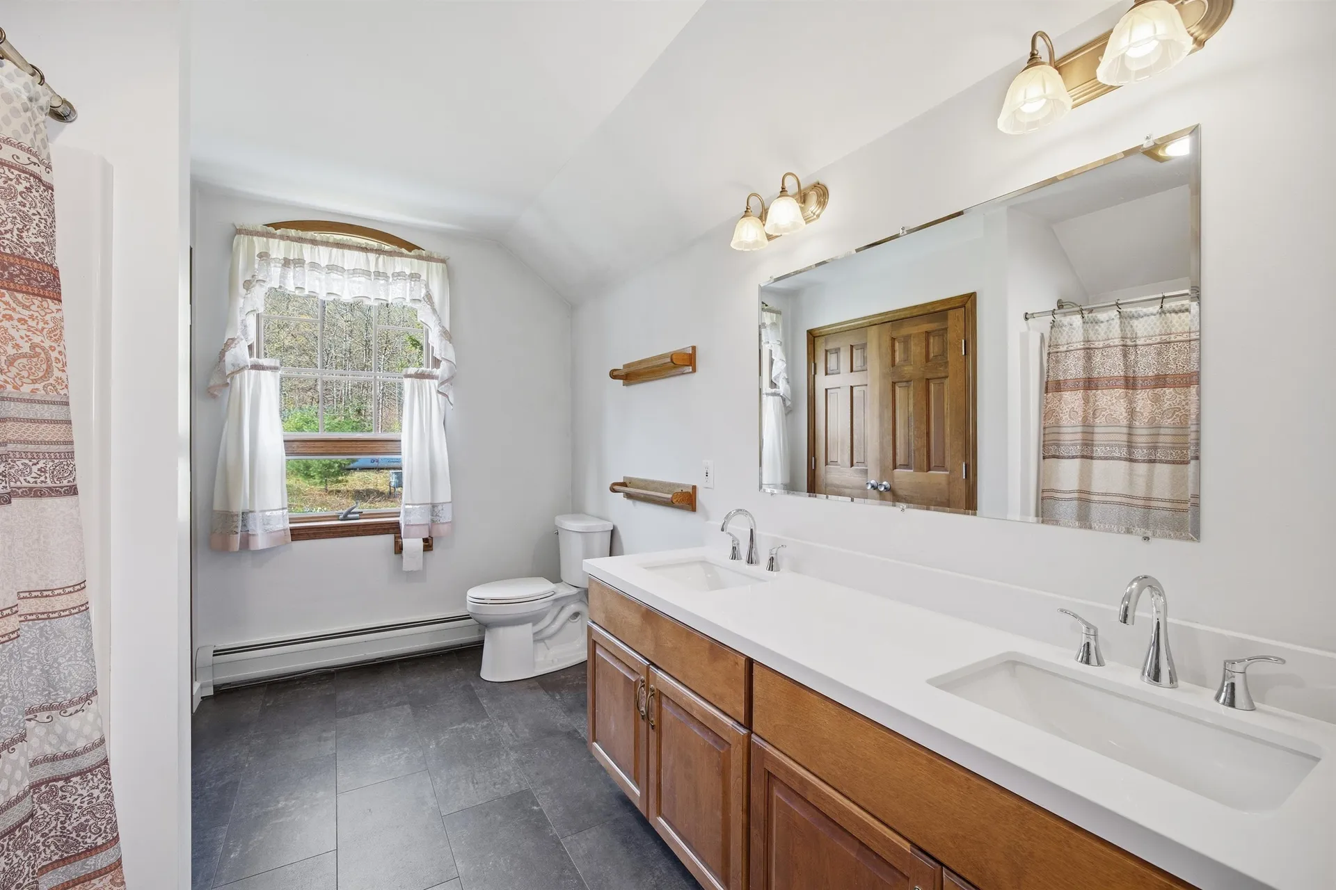 228 Leonard Road Sharon VT 05065