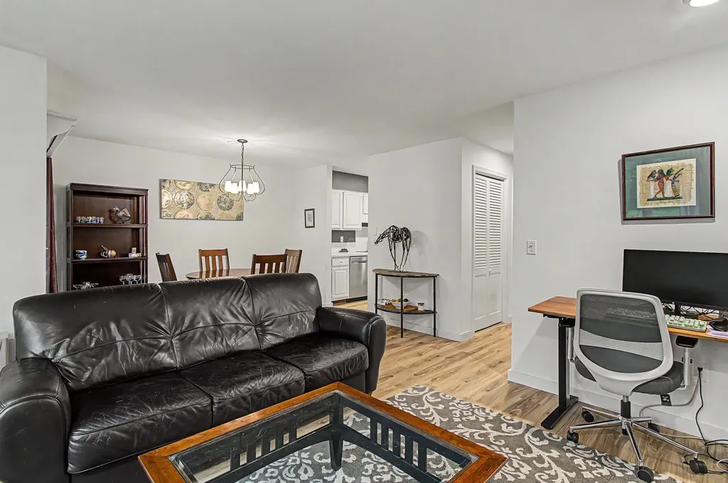 911 Dorset Street South Burlington VT 05403