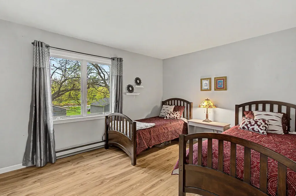 911 Dorset Street South Burlington VT 05403