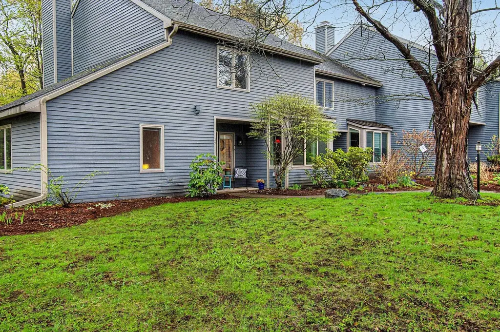 911 Dorset Street South Burlington VT 05403