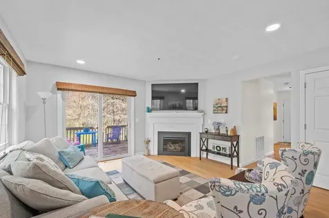 21 Villager Road Chester NH 03036