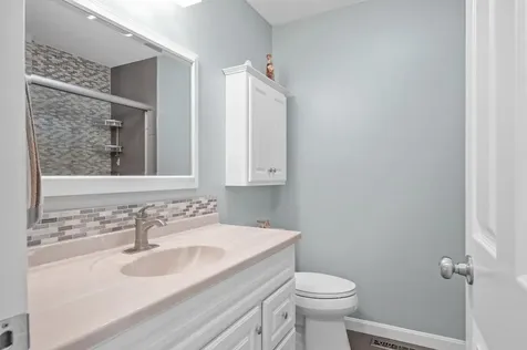 21 Villager Road Chester NH 03036