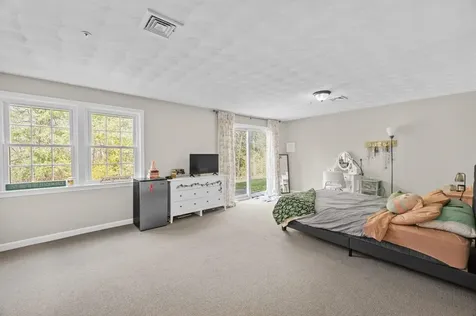 21 Villager Road Chester NH 03036