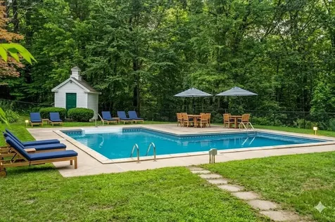 21 Villager Road Chester NH 03036