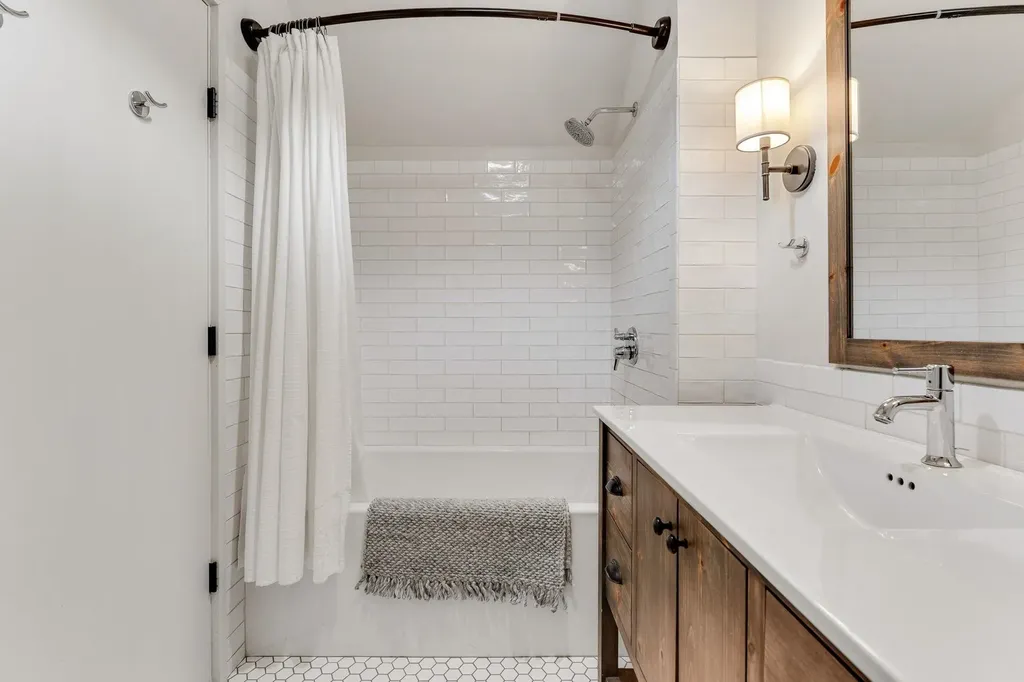 375 North Avenue Burlington VT 05401