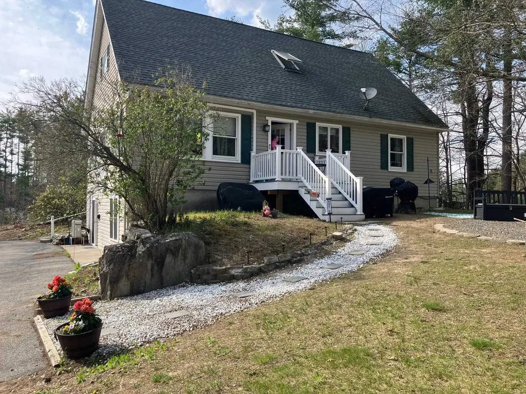 207 28 Bypass Derry NH 03038