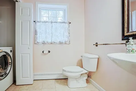 68 Waterford Drive Sandown NH 03873