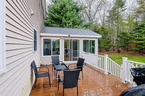 68 Waterford Drive Sandown NH 03873