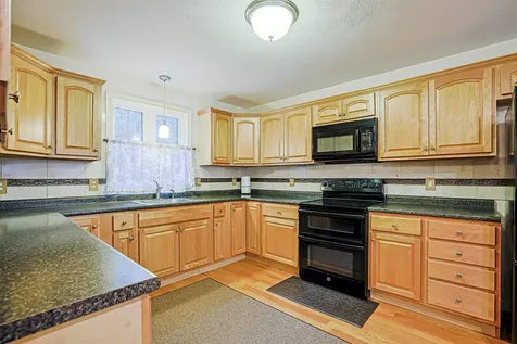 68 Waterford Drive Sandown NH 03873