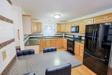 68 Waterford Drive Sandown NH 03873