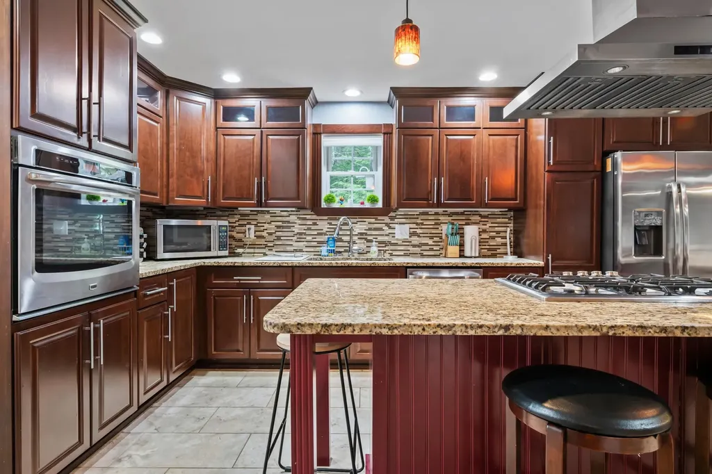 10 Landsdown Lane Conway NH 03818