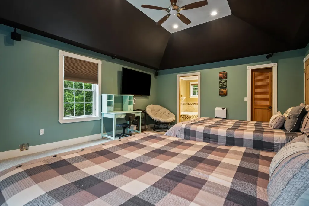 10 Landsdown Lane Conway NH 03818
