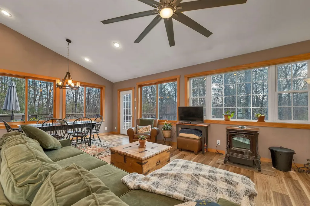 284 Hemp Hill Road Alexandria NH 03222