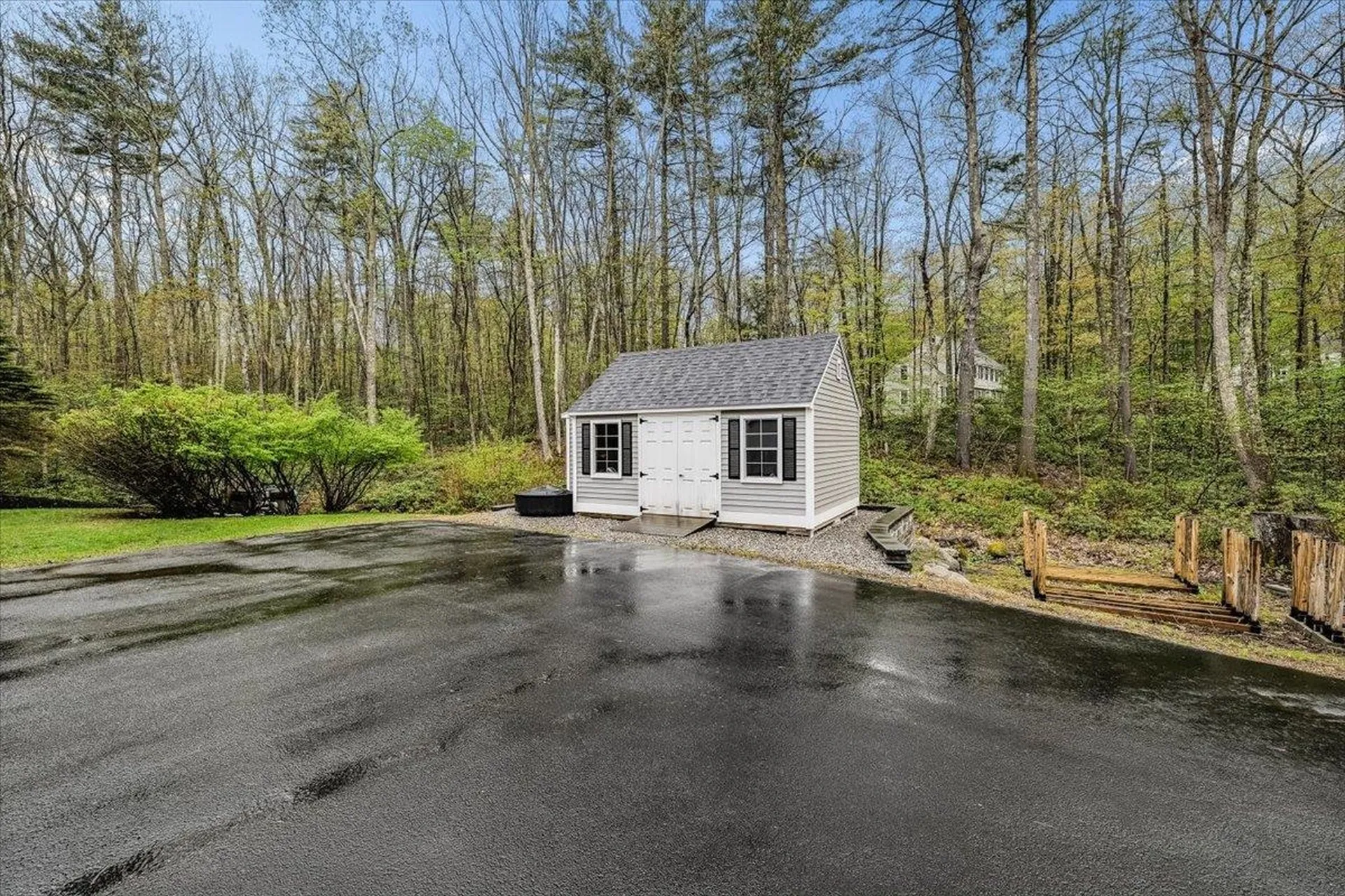 98 Hitching Post Lane Bedford NH 03110