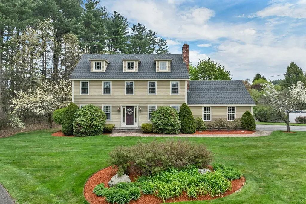 19 Poliquin Drive Nashua NH 03062