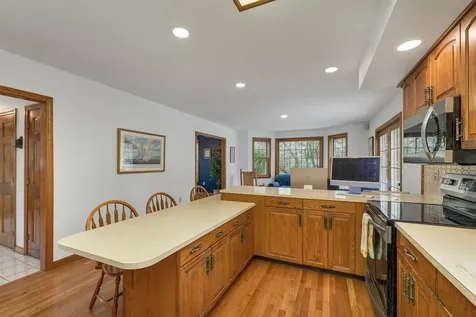 19 Poliquin Drive Nashua NH 03062