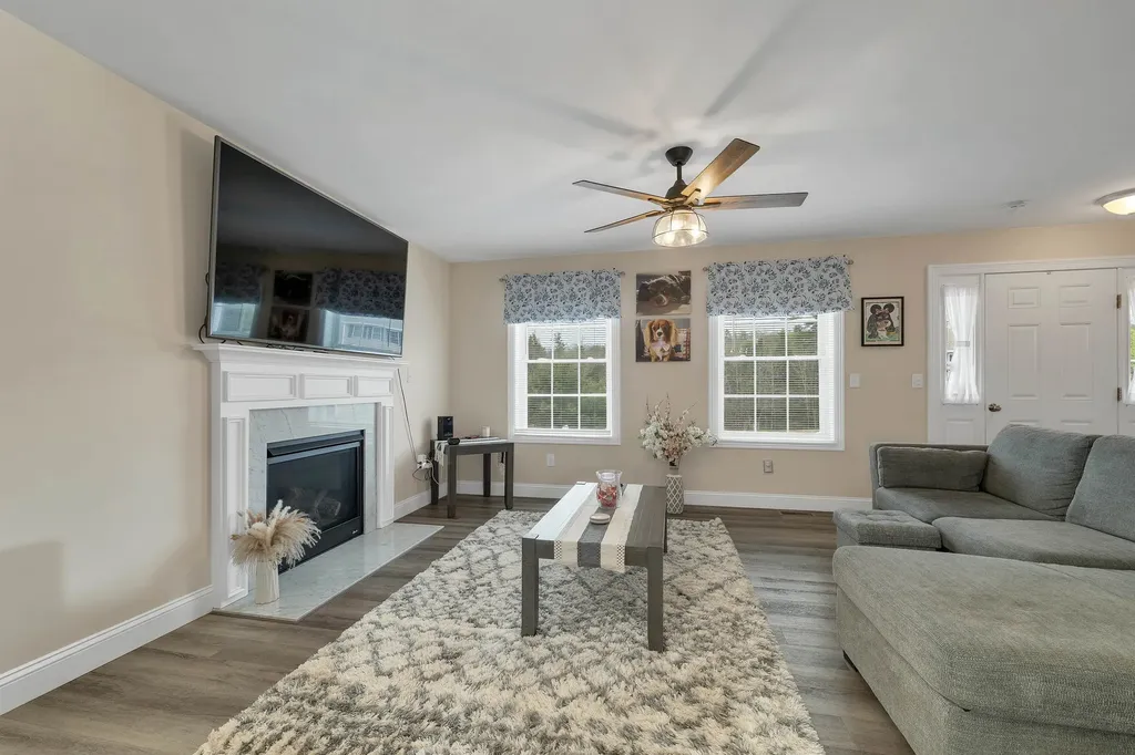 73 Bailey Drive Pittsfield NH 03263